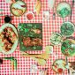 stol-szaszlyki-jedzenie-spotkanie-kulinarne