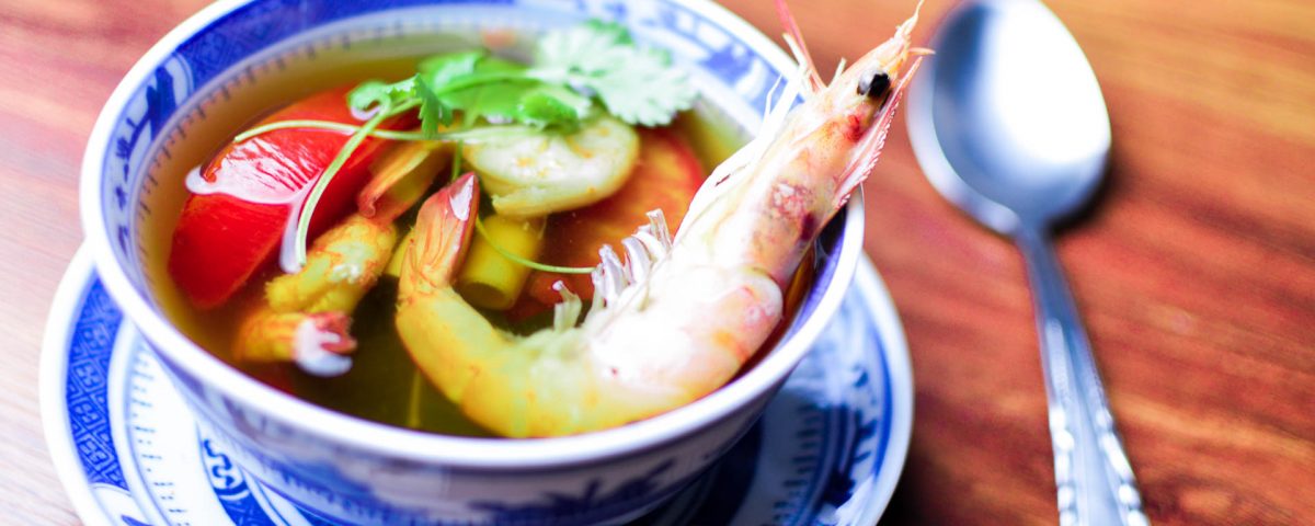 tajska zupa tom yam kung z krewetkami